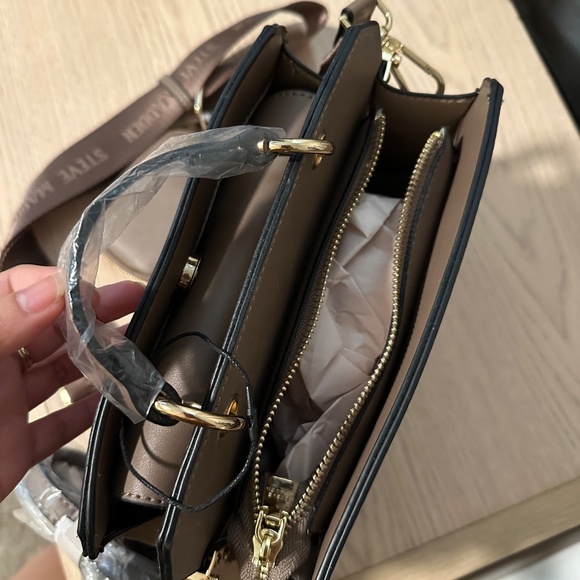 Steve Madden Bevelyn Convertible Crossbody Bag - Picture 3 of 5